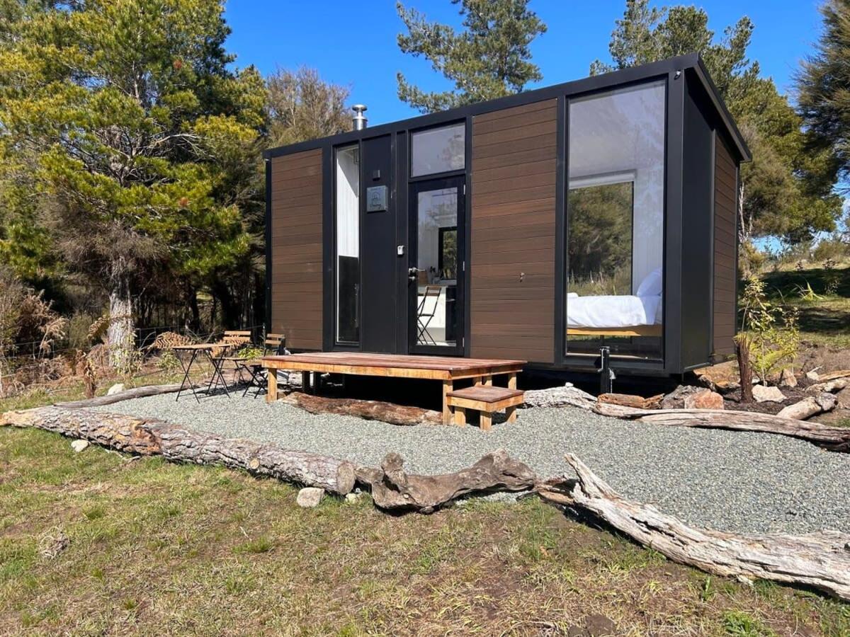 Willa Ruru Tiny House By Tiny Away Rangihaeata Zewnętrze zdjęcie